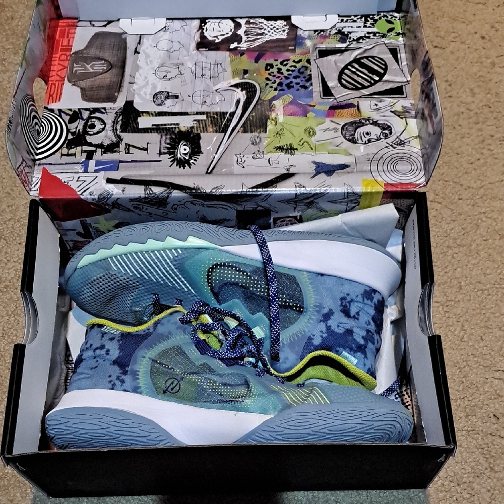 Nike Youth Size 6.5 Kyrie Vibrant Blue and Lime Sneakers